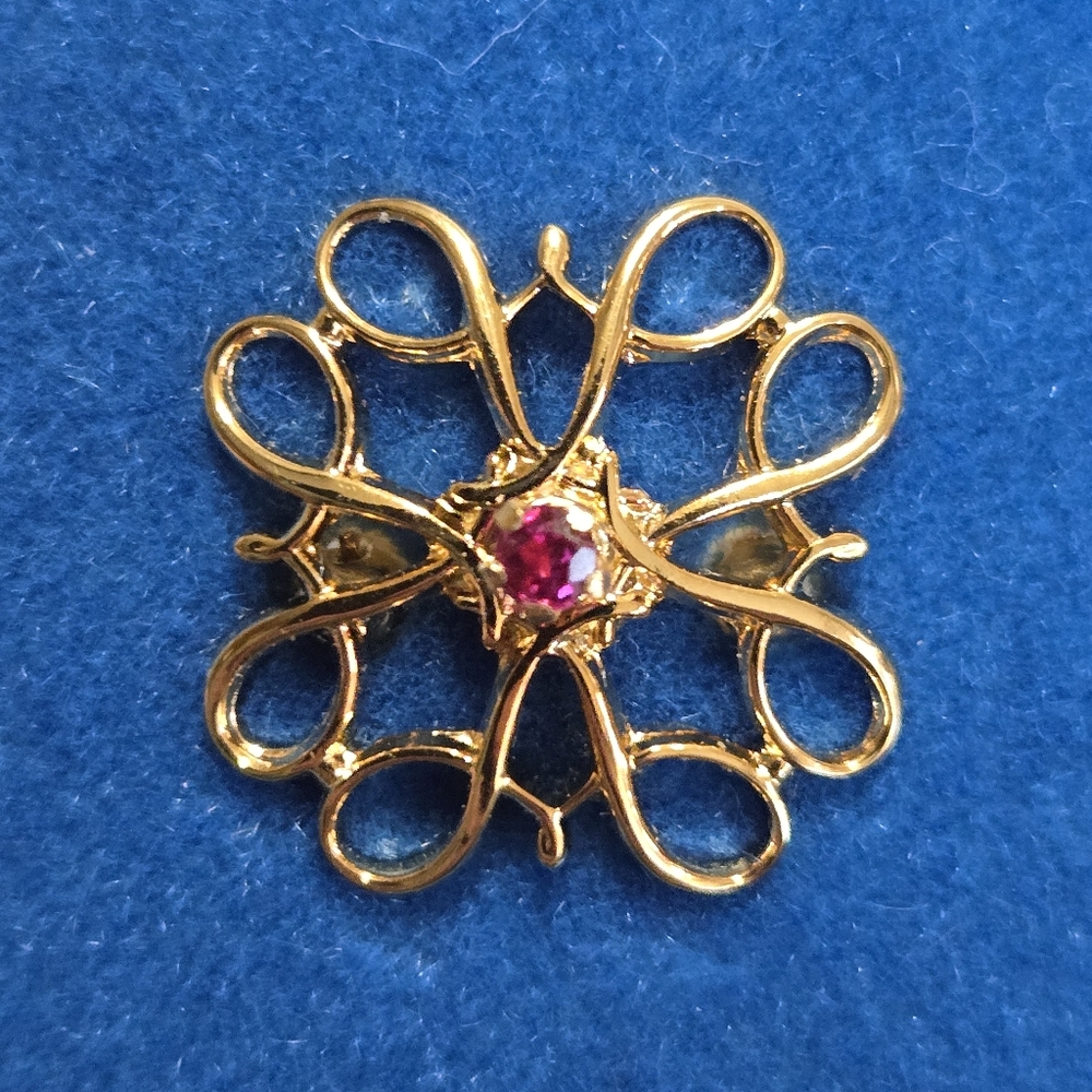 Vintage AVON Robbins 10K Gold Plated Ruby Presidents Club Award Small Pin Brooch